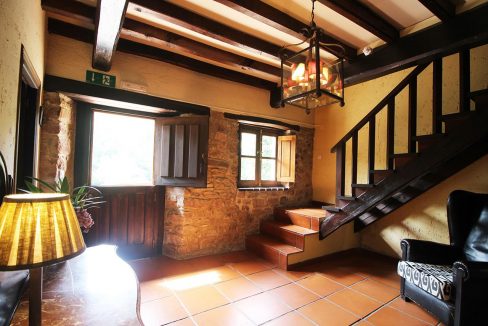 4965 casa tradicional venta Villaverde house for sale mountain views near Villaviciosa asturias northern spain entrada (1280x768)