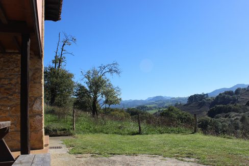7504 El Mortorio Asturias pueblo entero vistas montanas whole village mountain view terraza