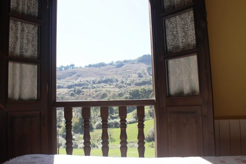 7507 El Mortorio Asturias pueblo entero vistas montanas whole village mountain view ormitorio bedroom