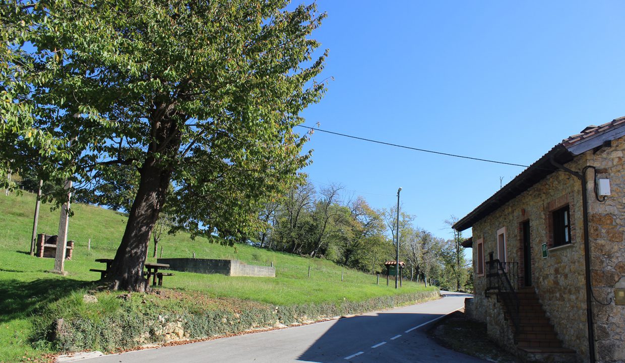 7541 El Mortorio Asturias pueblo entero vistas montanas whole village mountain view parque