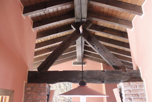 7674 El Mortorio Asturias pueblo entero vistas montanas whole village mountain view roof truss