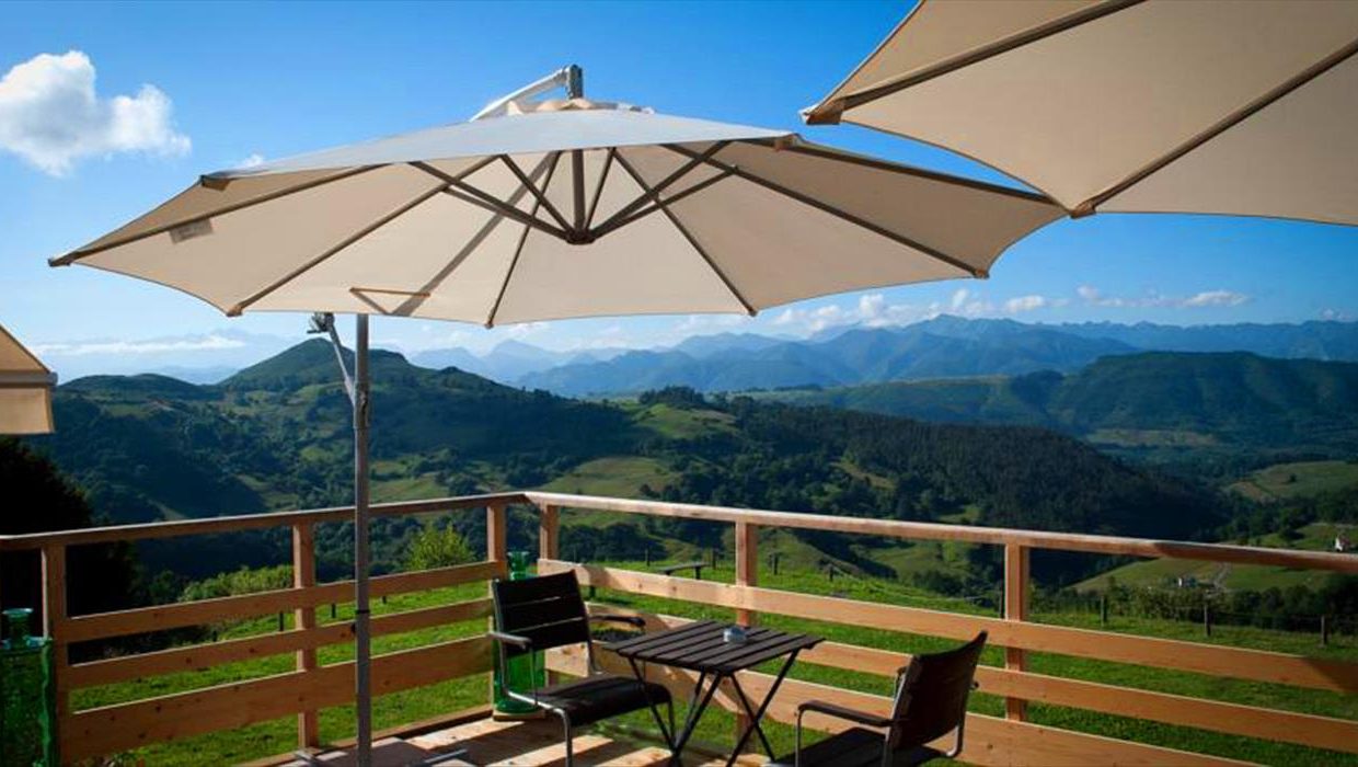 3_Hotel Amada Carlota venta vistas montana holiday hotel for sale asturias northern spain_terraza (1280x768)