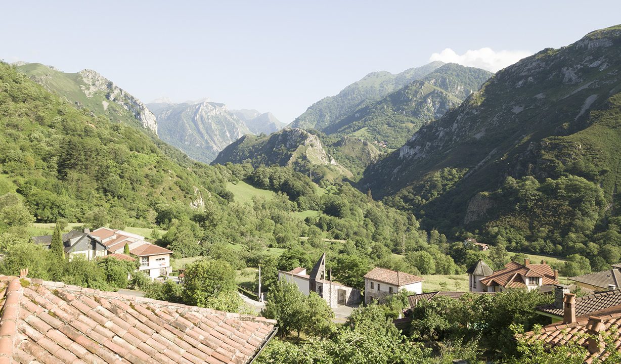 0007 casa piedra tradicional venta stone house for sale vistas montana mountain views near cangas de onis asturias northern spain