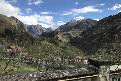 0646 casa piedra tradicional venta stone house for sale vistas montana mountain views near cangas de onis asturias northern spain