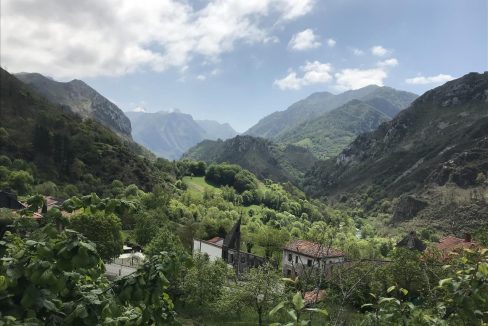 0895 casa piedra tradicional venta stone house for sale vistas montana mountain views near cangas de onis asturias northern spain