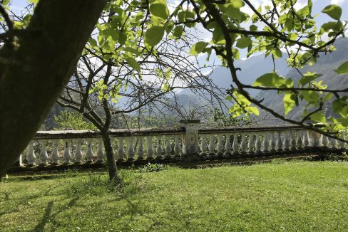 JAD8RfeQ casa piedra tradicional venta stone house for sale vistas montana mountain views near cangas de onis asturias northern spain