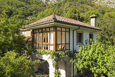 Sames 2 casa piedra tradicional venta stone house for sale vistas montana mountain views near cangas de onis asturias northern spain