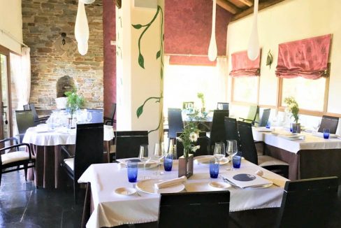 restaurante casa montana hotel venta stone house restaurant mountain sale taramundi Asturias northern spain-12