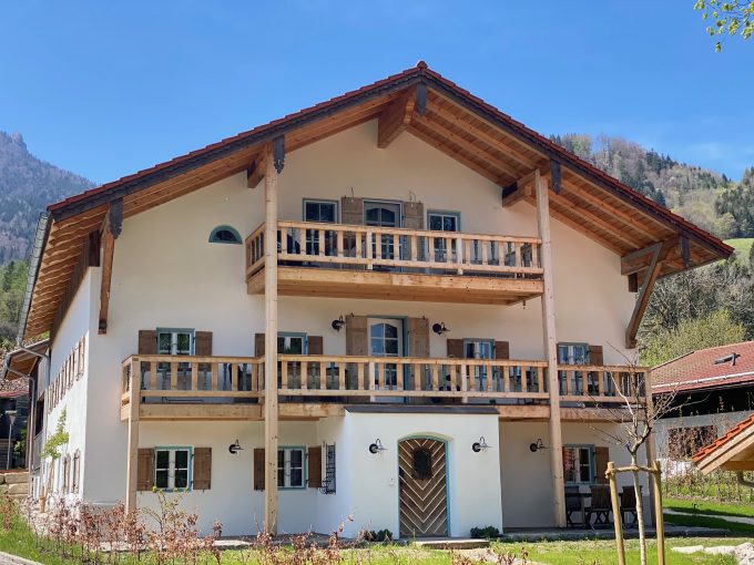 Traumhafte Wohnung in historischem Bauernhaus im Chiemgau