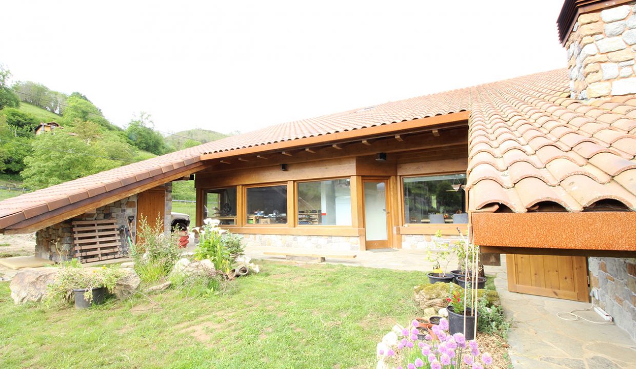 5451 casa tarano chalet lujo madera sostenible vistas picos cerca cangas onis mountain views wooden sustainable luxury house porche