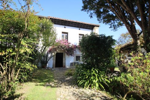 hotel casa senorial jardin se vende for sale costa vistas montana coast Colombres Asturias Northern Spain-10