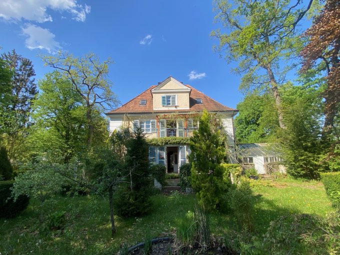 Villa mit Parkgrundstück in der Gartenstadt Gräfelfing