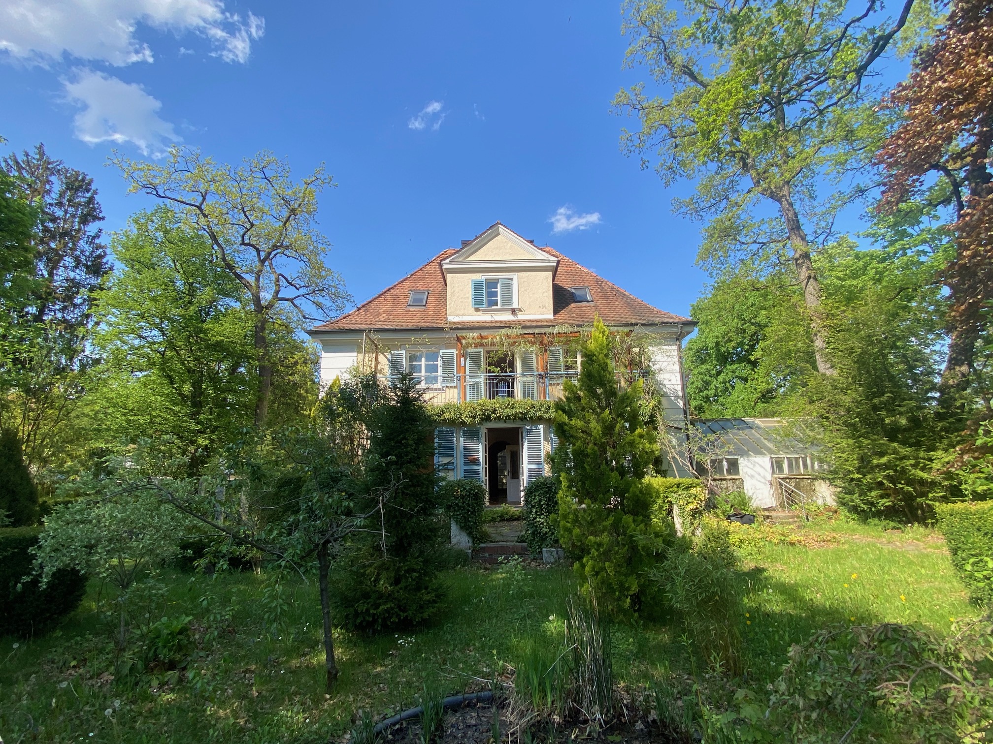 +Verkauft+Villa mit Parkgrundstück in der Gartenstadt Gräfelfing