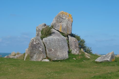 Rochers sur les dunes de Keremma